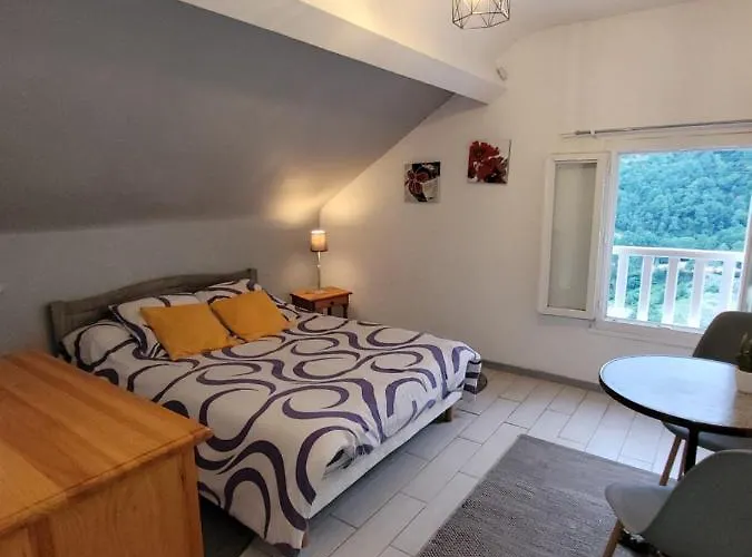 Eslias * Viella (Hautes-Pyrenees)